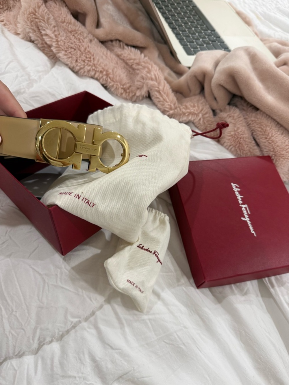 Authentic Ferragamo Beige Gold Buckle Leather Belt comes with original box - Picture 3 of 6